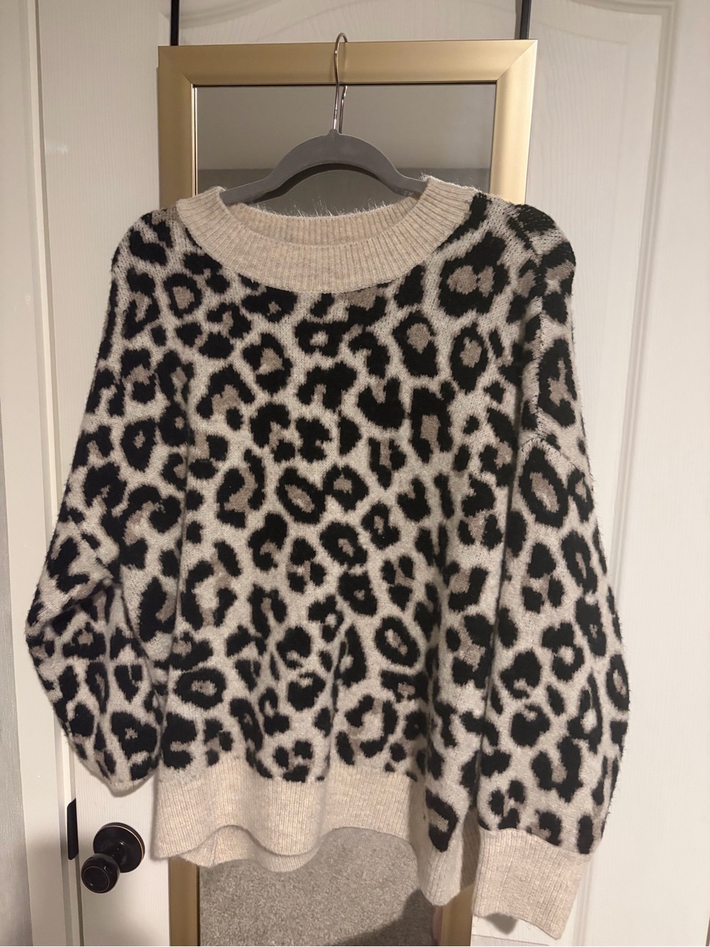 Vince Camuto Black & Cream Leopard Knit Crewneck Sweater